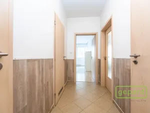 Pronájem bytu 2+kk, Praha, Chlebovická, 53 m2