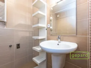 Pronájem bytu 2+kk, Praha, Chlebovická, 53 m2