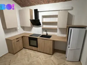 Pronájem obchodního prostoru, Český Těšín, Hlavní třída, 12 m2