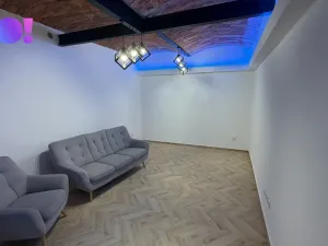 Pronájem obchodního prostoru, Český Těšín, Hlavní třída, 12 m2