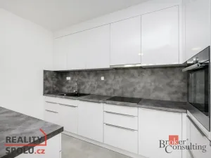 Pronájem bytu 2+kk, Plzeň - Doubravka, Na Kovárně, 44 m2