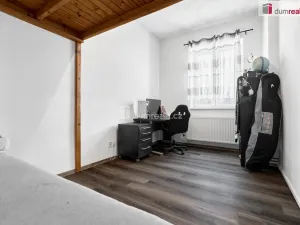 Prodej bytu 3+1, Karlovy Vary - Stará Role, Holečkova, 87 m2
