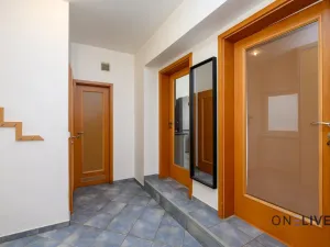 Pronájem bytu 3+1, Praha - Holešovice, Jateční, 89 m2