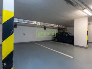 Prodej garážového stání, Praha, náměstí Přátelství, 25 m2