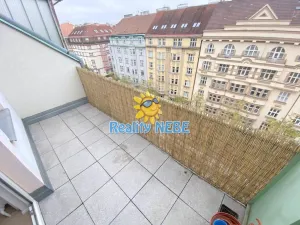 Pronájem bytu 1+kk, Praha - Žižkov, Baranova, 30 m2