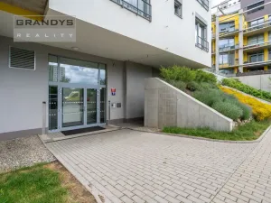 Prodej garážového stání, Praha - Hodkovičky, Šífařská, 13 m2