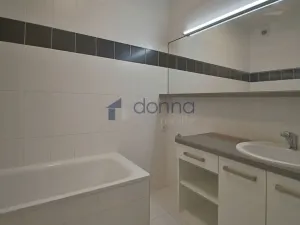 Pronájem bytu 2+kk, Praha - Vinohrady, Šrobárova, 68 m2
