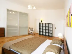 Pronájem bytu 4+1, Praha - Nové Město, Biskupská, 132 m2