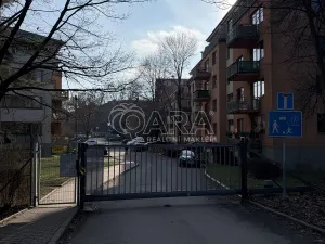 Pronájem garážového stání, Praha - Záběhlice, Podle náhonu, 18 m2