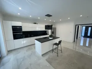 Prodej rodinného domu, Jeneč, Malé náměstí, 192 m2