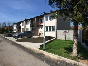 Pronájem rodinného domu, Holubice, 171 m2