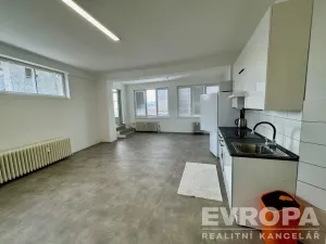 Pronájem kanceláře, Přeštice, Jungmannova, 188 m2