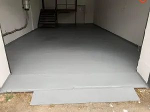 Pronájem výrobních prostor, Praha - Horní Počernice, Komárovská, 210 m2