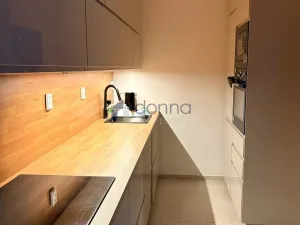 Pronájem bytu 5+kk, Praha, Kovanecká, 85 m2