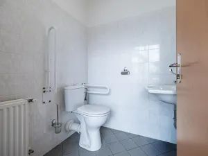 Pronájem kanceláře, Vestec, Vídeňská, 69 m2