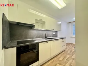 Pronájem bytu 3+1, Praha - Letňany, Ostravská, 75 m2