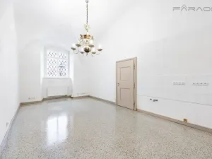 Pronájem komerční nemovitosti, Praha - Hradčany, Hradčanské náměstí, 106 m2