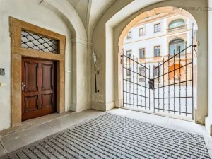 Pronájem komerční nemovitosti, Praha - Hradčany, Hradčanské náměstí, 106 m2