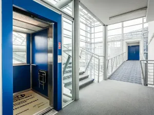 Pronájem kanceláře, Praha - Strašnice, Třebohostická, 122 m2