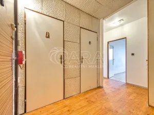 Prodej bytu 2+kk, Praha - Háje, Kupeckého, 42 m2
