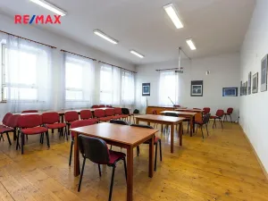 Prodej komerční nemovitosti, Dašice, náměstí T. G. Masaryka, 2490 m2