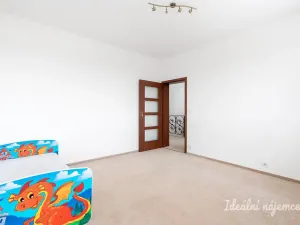 Pronájem bytu 4+1, Šestajovice, Sukova, 204 m2