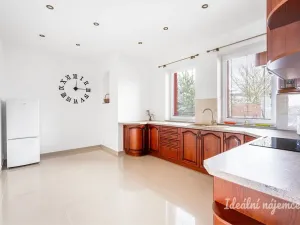 Pronájem bytu 5+1, Šestajovice, Sukova, 204 m2