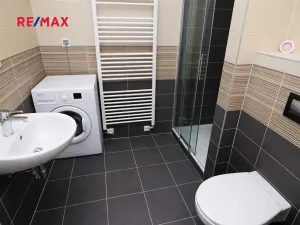 Pronájem bytu 1+kk, Praha - Slivenec, U svahu, 47 m2