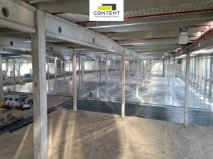 Pronájem skladu, Vrskmaň, Průmyslová, 4300 m2