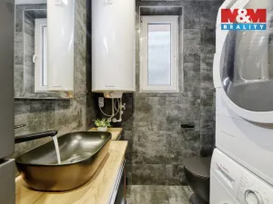 Prodej bytu 3+1, Valy, Pod Lesem, 64 m2