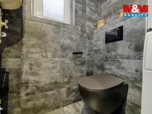 Prodej bytu 3+1, Valy, Pod Lesem, 64 m2