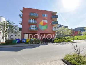 Pronájem garážového stání, Beroun, Nepilova, 1300 m2