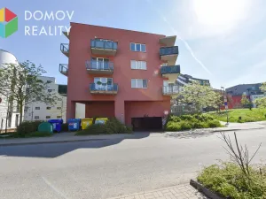 Pronájem garážového stání, Beroun, Nepilova, 1300 m2