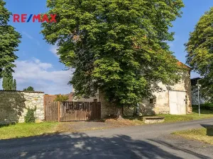 Prodej zemědělského objektu, Počedělice, 2500 m2