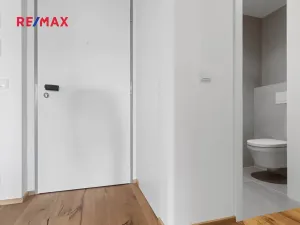 Pronájem bytu 2+kk, Praha - Karlín, Křižíkova, 79 m2