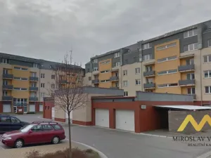 Pronájem bytu 1+kk, Hradec Králové - Třebeš, Ve Stromovce, 31 m2