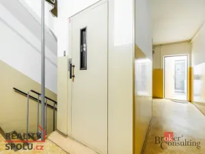 Pronájem bytu 3+kk, Praha - Libeň, Sokolovská, 44 m2