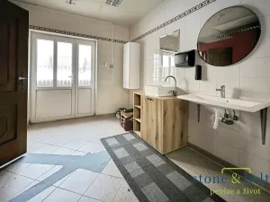 Prodej vícegeneračního domu, Nové Město pod Smrkem, Mírové náměstí, 466 m2