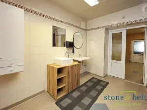 Prodej vícegeneračního domu, Nové Město pod Smrkem, Mírové náměstí, 466 m2