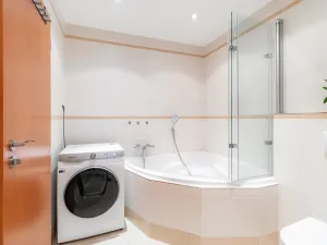 Prodej bytu 2+kk, Praha, Sazovická, 52 m2