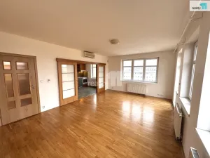 Pronájem bytu 3+1, Praha - Vysočany, Kolbenova, 100 m2