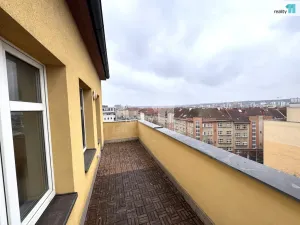 Pronájem bytu 3+1, Praha - Vysočany, Kolbenova, 100 m2