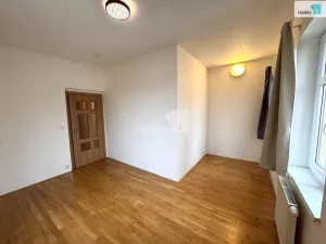 Pronájem bytu 3+1, Praha - Vysočany, Kolbenova, 100 m2