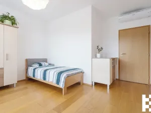 Pronájem bytu 3+kk, Praha - Hloubětín, Nademlejnská, 92 m2