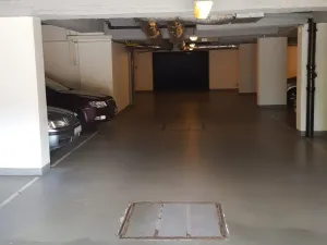 Pronájem garážového stání, Praha - Smíchov, Na Hřebenkách, 15 m2