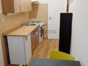 Pronájem bytu 2+kk, Praha, Žerotínova, 48 m2