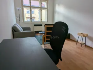 Pronájem bytu 2+kk, Praha, Žerotínova, 48 m2