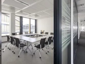 Pronájem kanceláře, Praha, Pikrtova, 351 m2