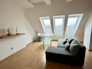 Prodej bytu 2+kk, Beroun, Náměstí Joachima Barranda, 57 m2