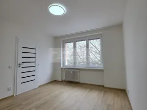 Pronájem bytu 2+1, Chomutov, Sluneční, 51 m2